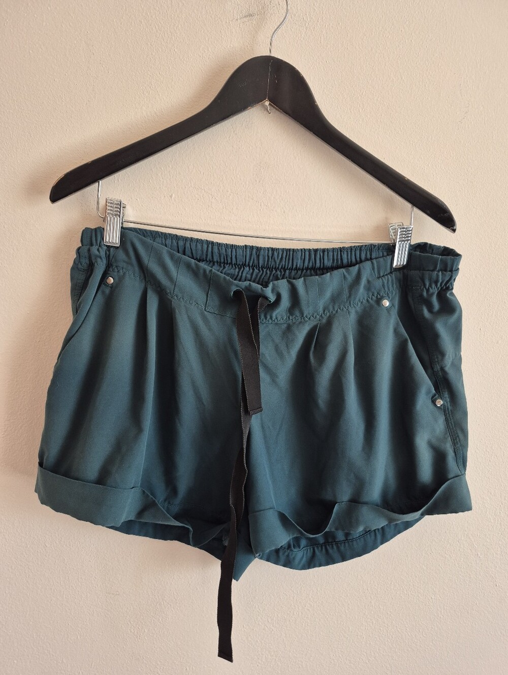 Lululemon Size 8 Shorts Dark Green
